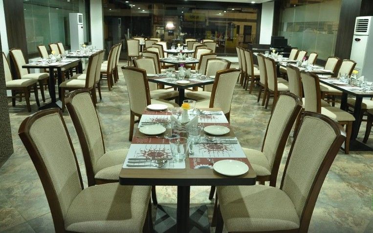 Grand Clarks Inn Badami Bagian luar foto