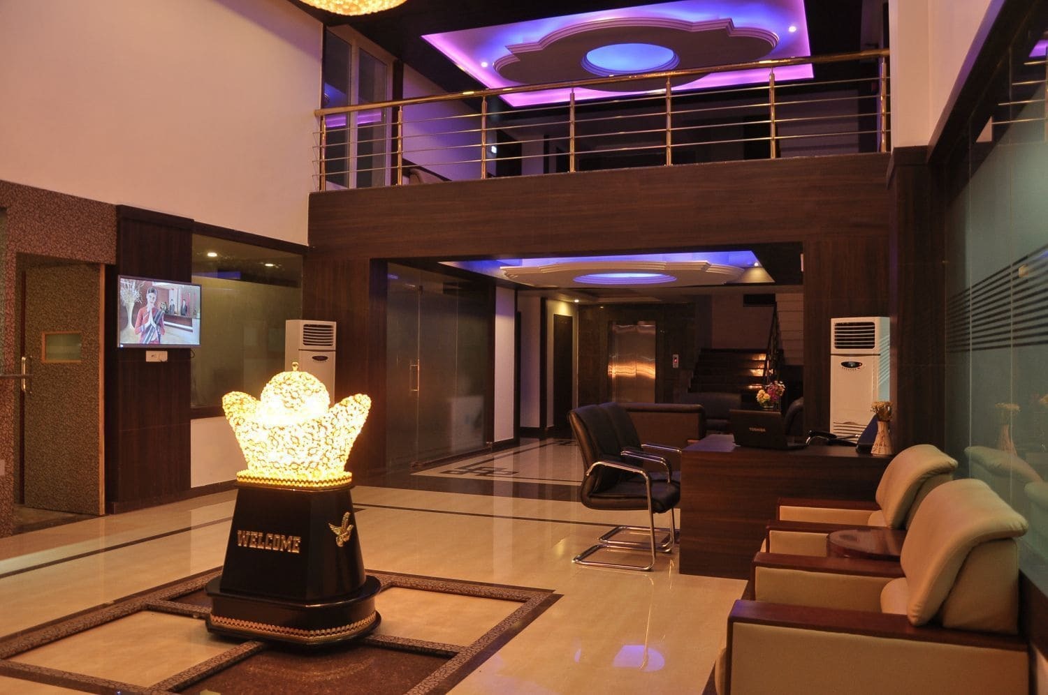 Grand Clarks Inn Badami Bagian luar foto
