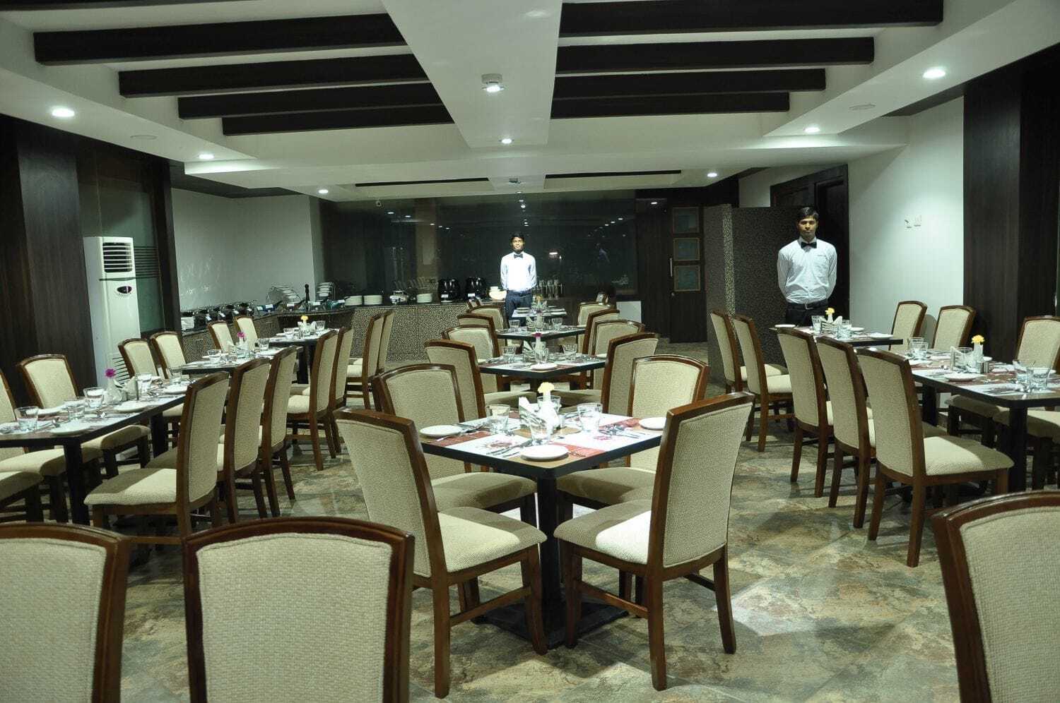 Grand Clarks Inn Badami Bagian luar foto